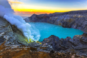 MT RAUNG & IJEN CRATER EXPEDITION 4D3N